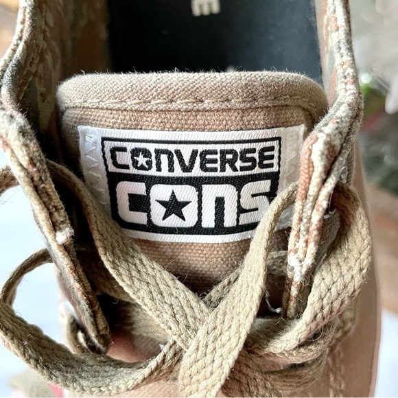Converse•Size 9.5•Cons Skateboarding Shoes•Khaki and Camo Canvas•Lace-Up Styling - Picture 4 of 16